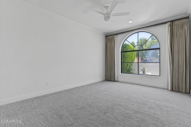 Building Photo - 10120 E Topaz Dr