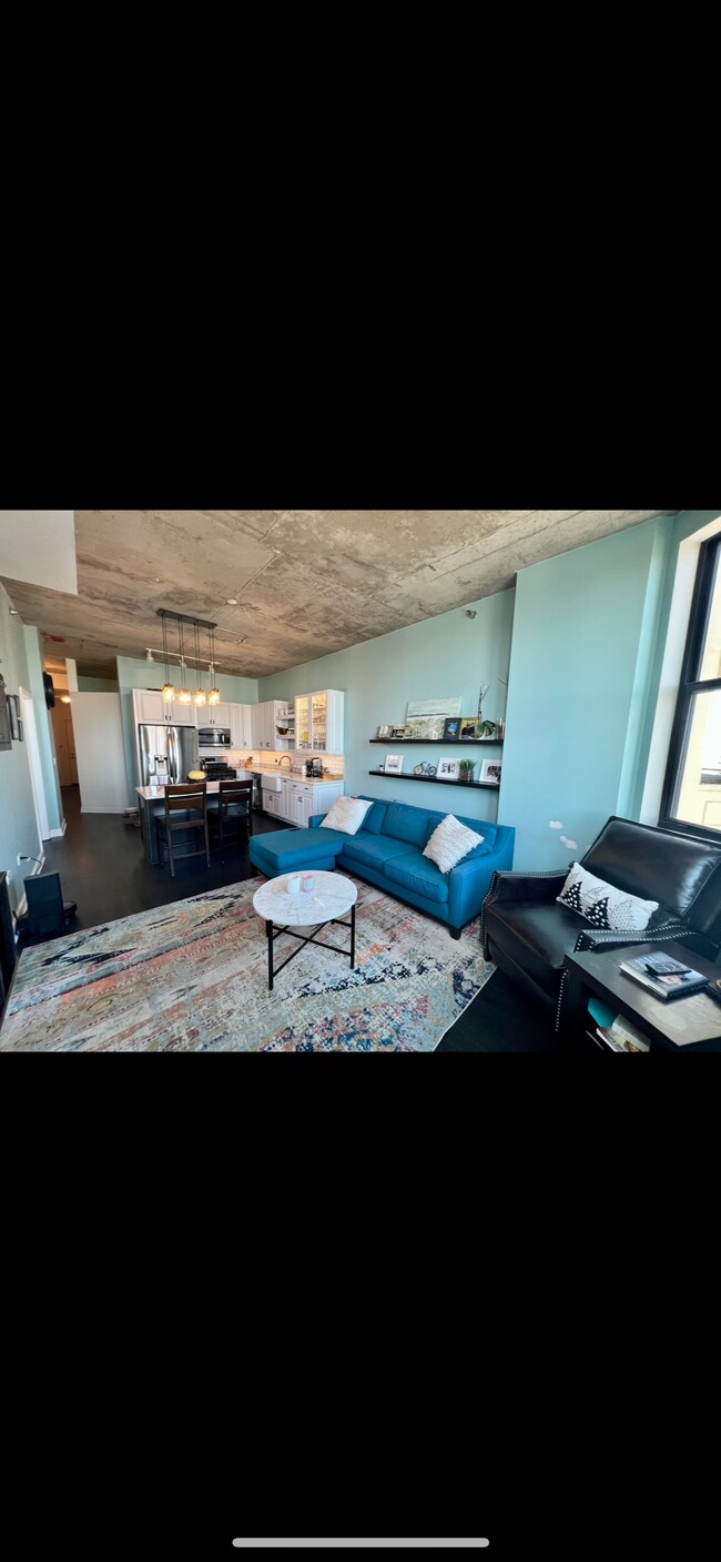 Building Photo - 1464 S MICHIGAN Ave