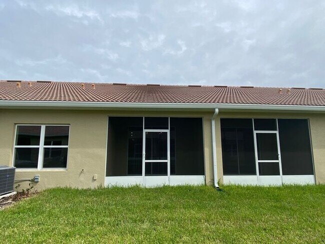 Building Photo - 3 bedroom Champions Gate Villa!