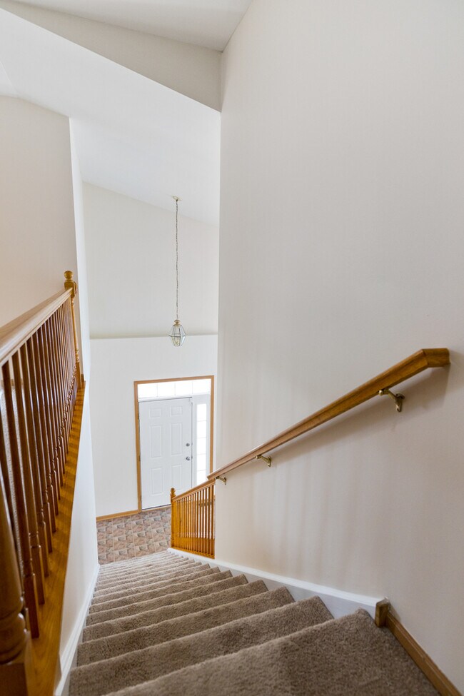 Building Photo - 840 Amelia Ct