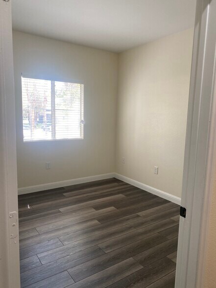 Building Photo - 5250 S Rainbow Blvd