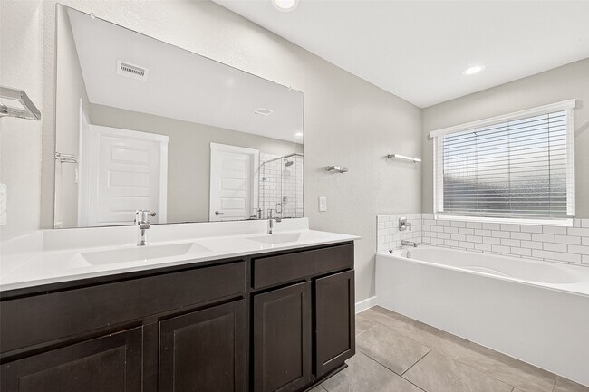 Building Photo - 3919 Sparkman Ln