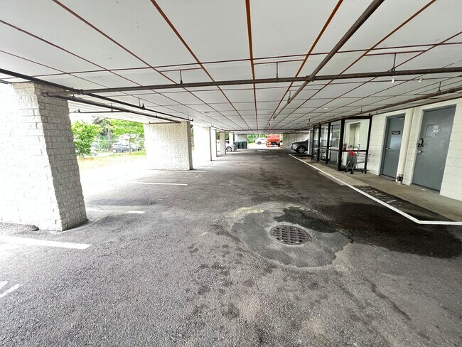 Building Photo - 295 W Wyoming Ave