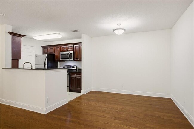 Building Photo - 6212 Santa Fe Pkwy
