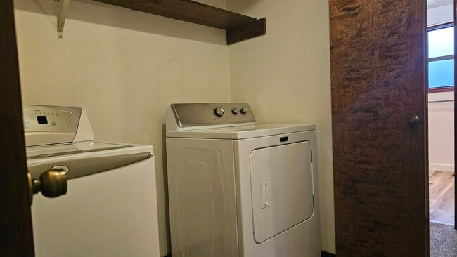 Building Photo - Make This West Boise Home Your Holiday Haven — 3 Beds, 2 Baths!