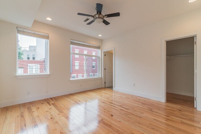 Building Photo - 916 N 19th St