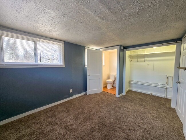 Building Photo - 3 Bed home in Shawnee!