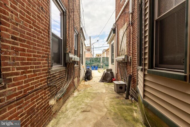 Building Photo - 129 W Susquehanna Ave