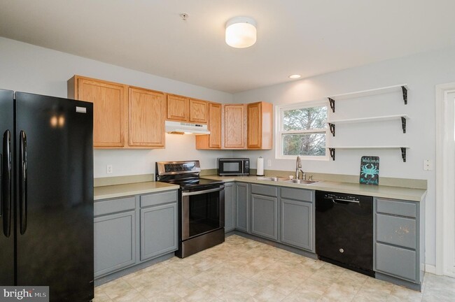 Building Photo - 14 Merganser Ct
