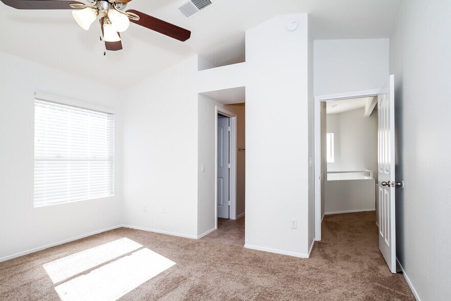 Building Photo - 1424 N Astronomy Cir