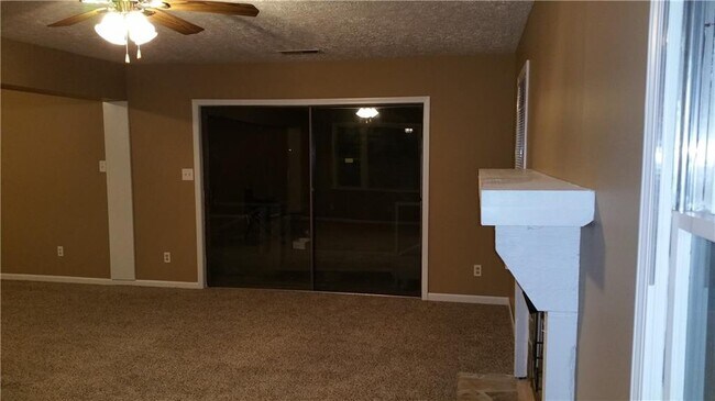 Building Photo - 404 Jon Scott Dr
