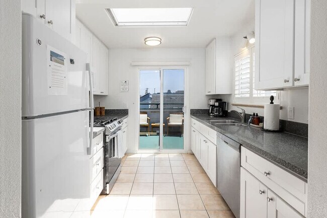 Building Photo - 714 Isthmus Ct