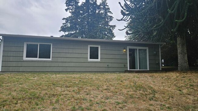 Building Photo - Parkland/Tacoma 3bdr 2bath home w/ Large 2...