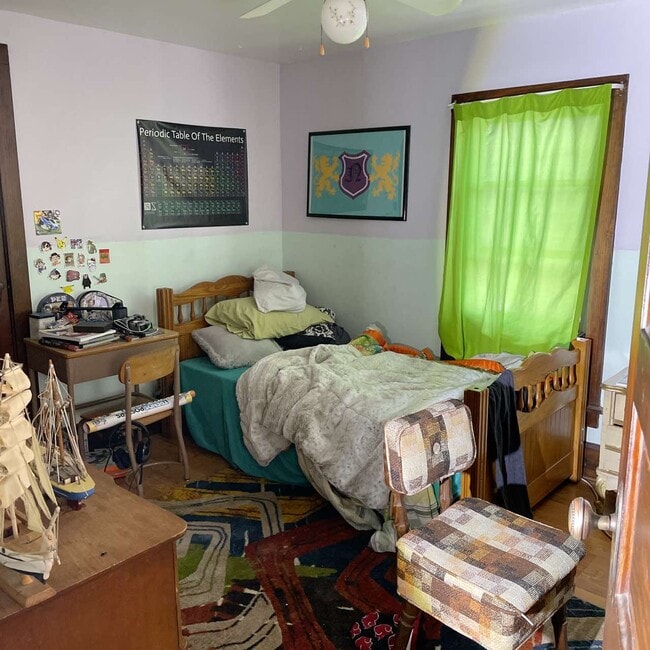 Building Photo - 208 S Main St