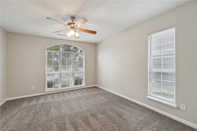 Building Photo - 3221 Pipers Way