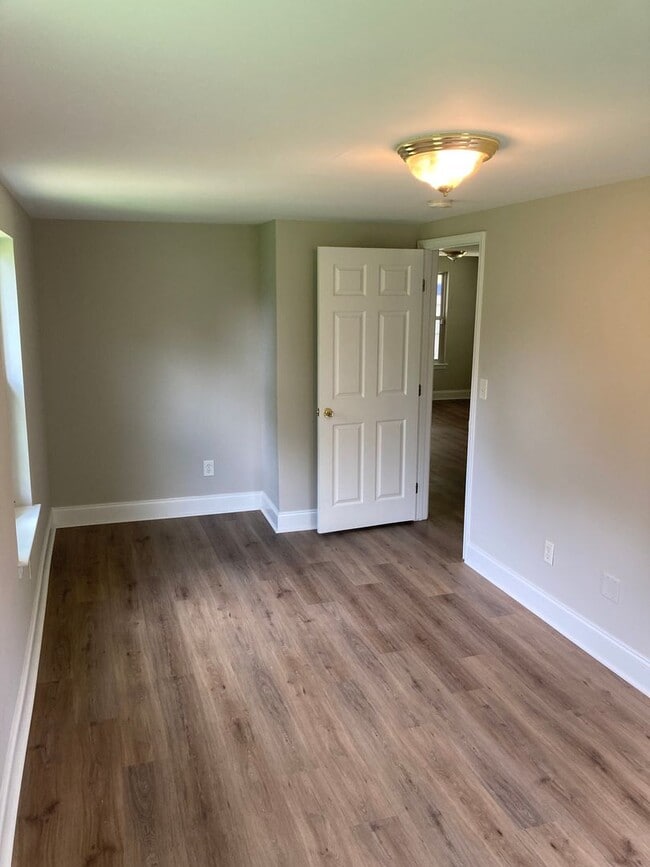 Building Photo - 2/1 House in Carrollton- $1,195