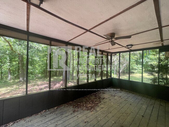 Building Photo - 102 River Chase Court-