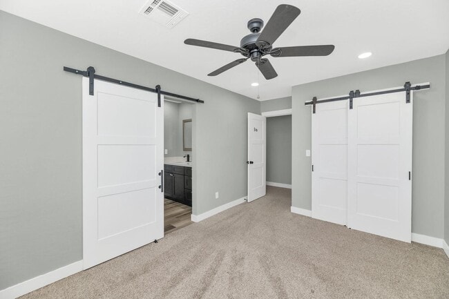 Building Photo - 2509 E Broadway Rd