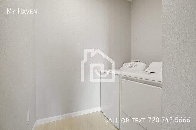 Building Photo - 15700 E Jamison Dr