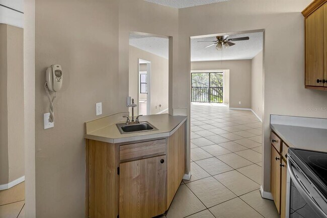 Building Photo - 2002 Blue Hawk Ct