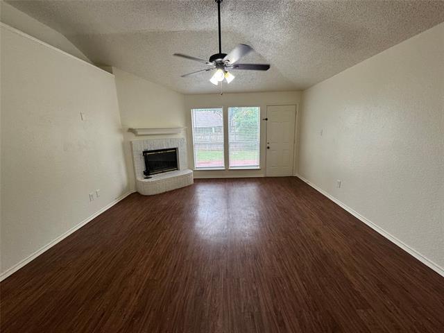 Building Photo - 4024 Periwinkle Dr