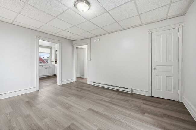 Building Photo - 113 N 13th St