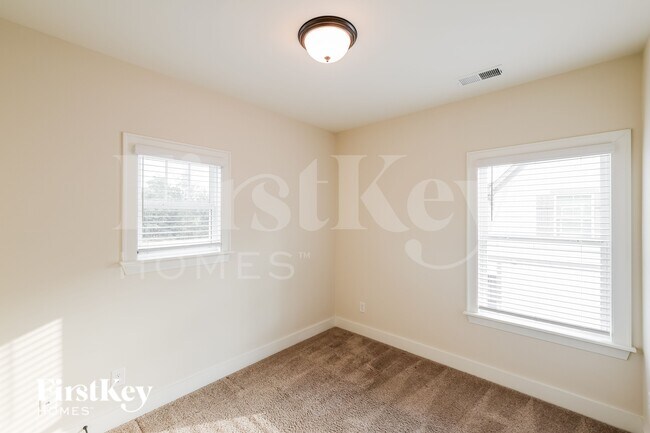Building Photo - 2704 Wenonah-Oxmoor Rd
