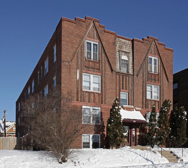 Primary Photo - 569 Portland Apartments