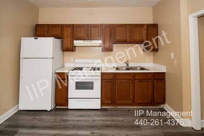 Building Photo - 3297 W 110th St