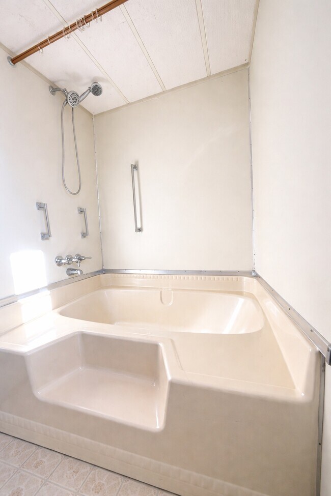 Building Photo - 342 Liberty Rd