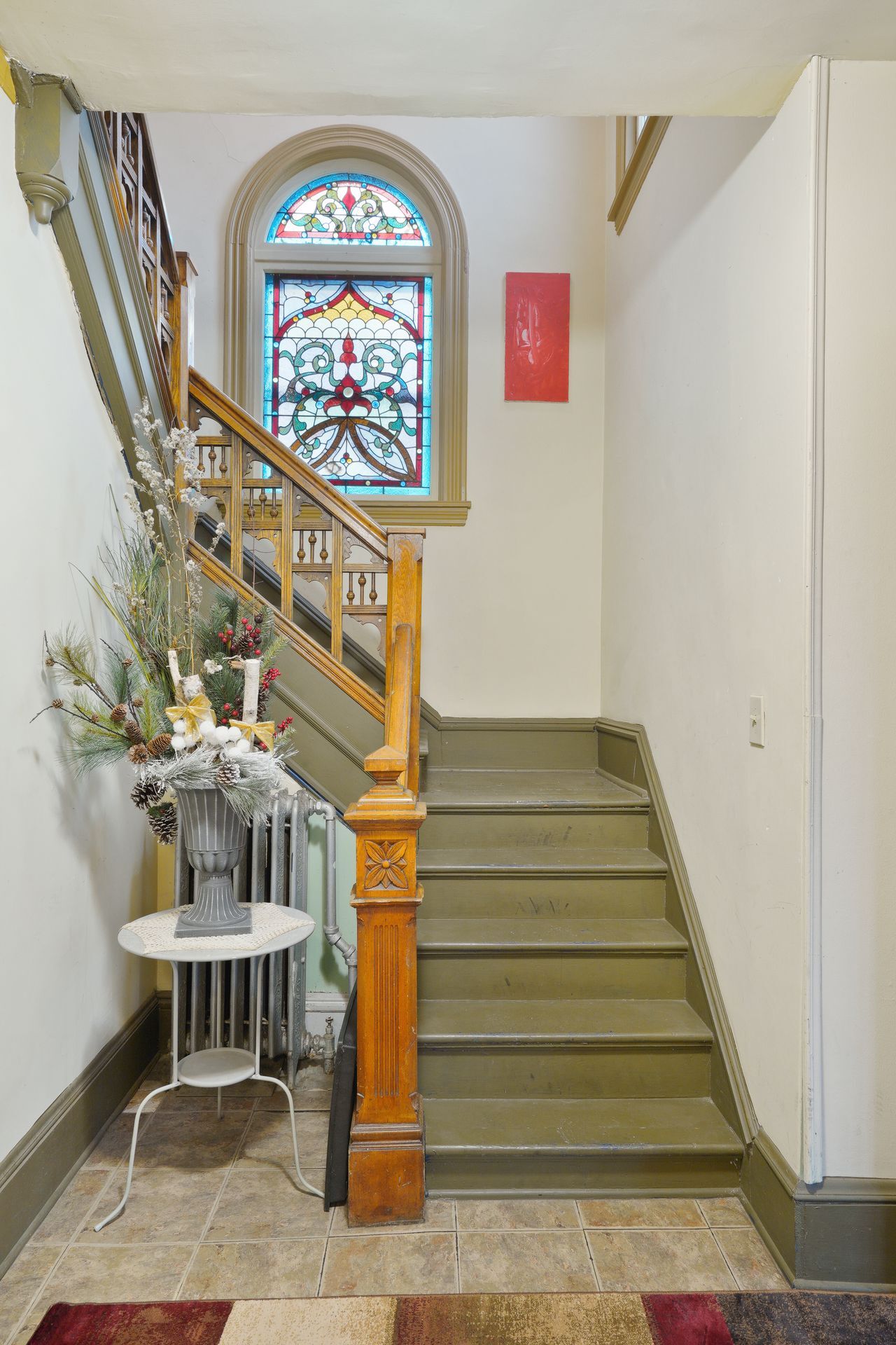 Front entryway. - 3032 grand ave