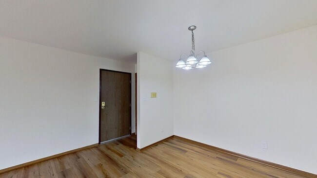 Building Photo - Renovated Upper 2 Bedroom 1.5 Bathroom Apartment Available