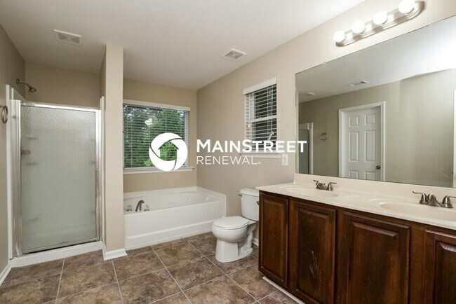 Building Photo - 5 Bedroom Pet-Friendly Home in Buford, GA with Main Street Renewal