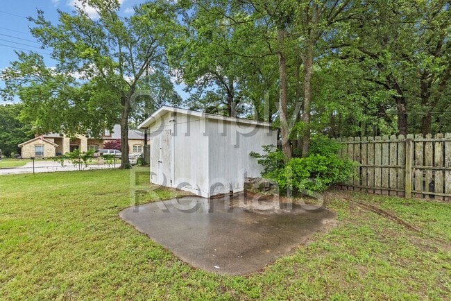Building Photo - 3 Timberside Dr