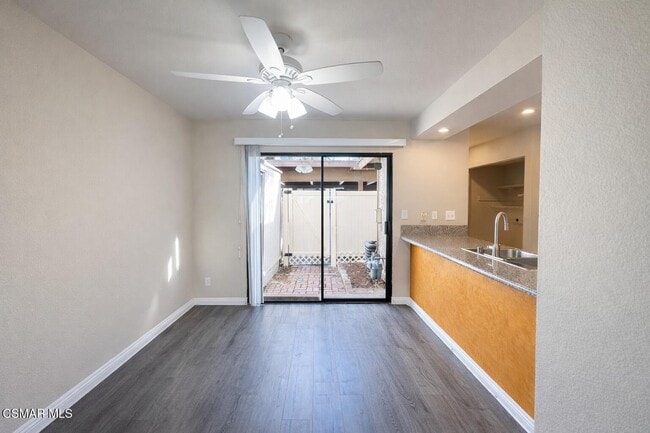 Building Photo - 28825 Conejo View Dr