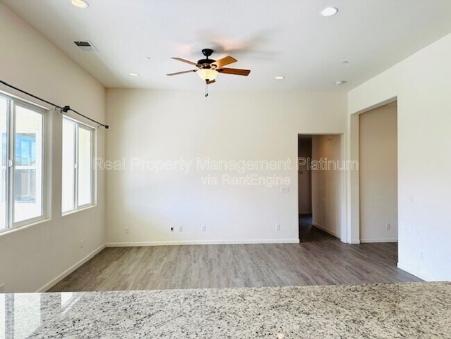 Building Photo - 7605 E Giavanna Ave