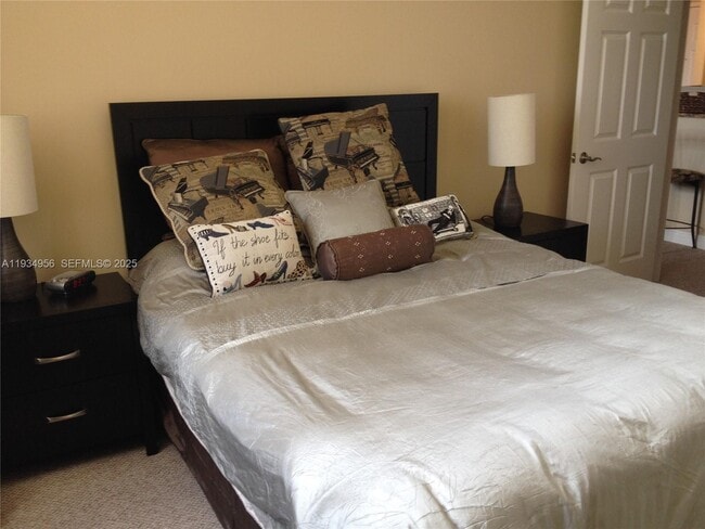 Building Photo - 888 Douglas Rd