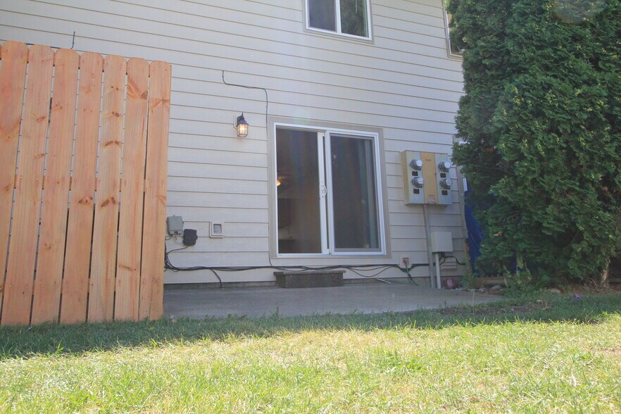 Building Photo - 3315 Central Ave