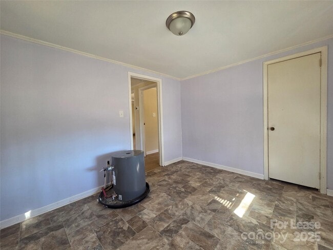 Building Photo - 8334 Oak Tree Rd