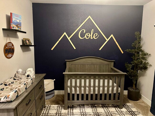 Building Photo - Updated North Fresno 3/2