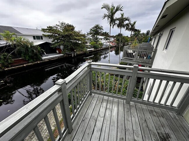 Building Photo - 578 NE 20th St