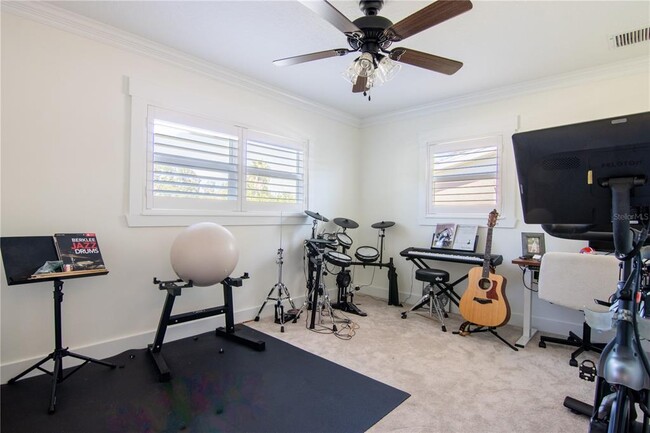 Building Photo - 600 43rd Ave NE