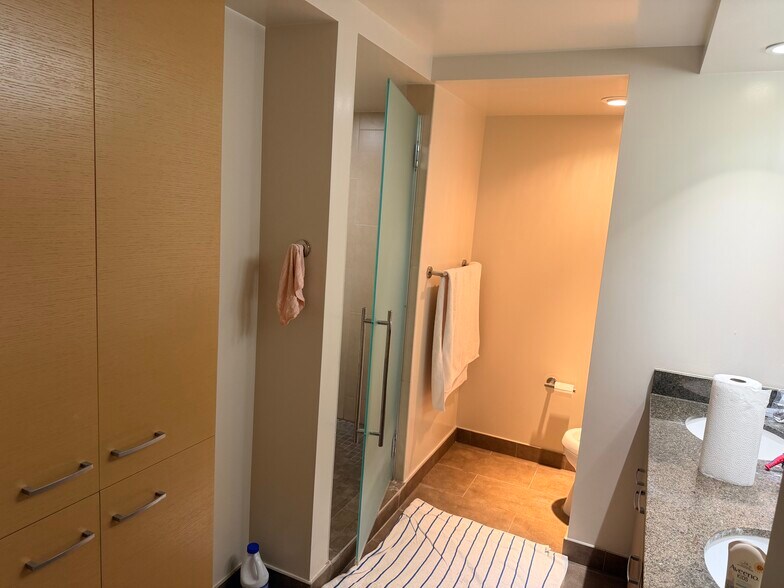 Building Photo - 1837 Kalakaua Ave