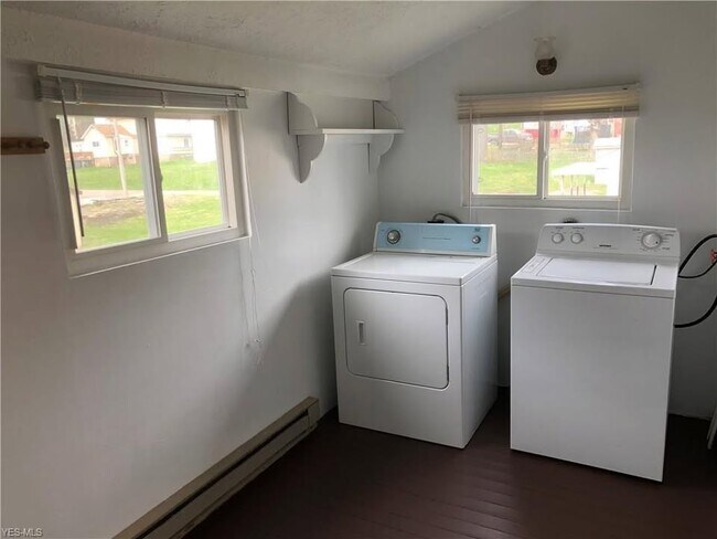 Building Photo - 308 S Jefferson St