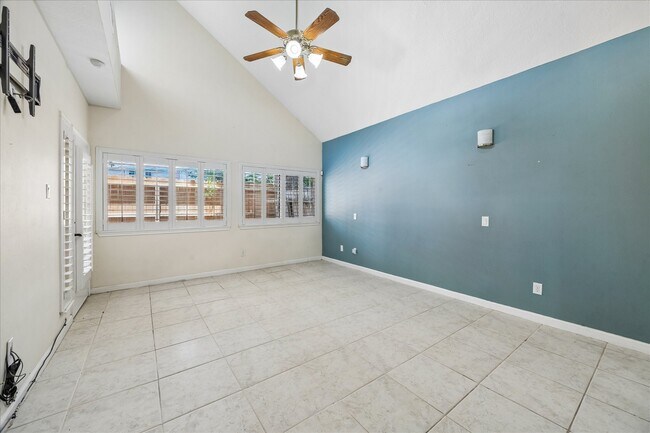 Building Photo - 14638 S Hearthstone Green Dr