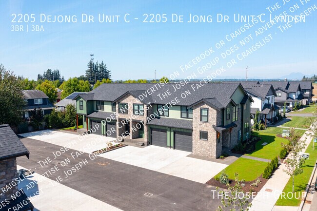 Building Photo - 2205 Dejong Dr Unit C