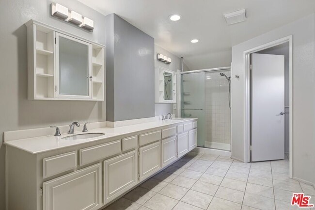 Building Photo - 1560 Michael Ln