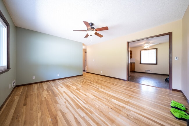 Building Photo - 13784 Fairlawn Ave