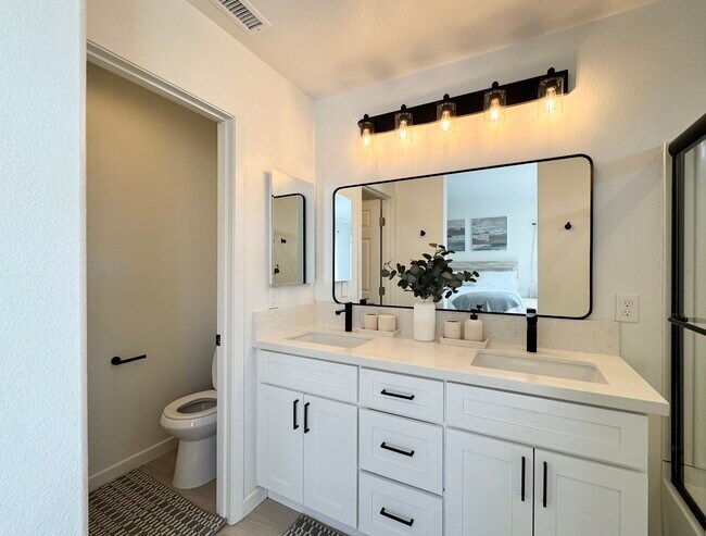 Building Photo - 297 Mildred St