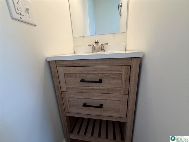 Building Photo - 1640 Stanhope St